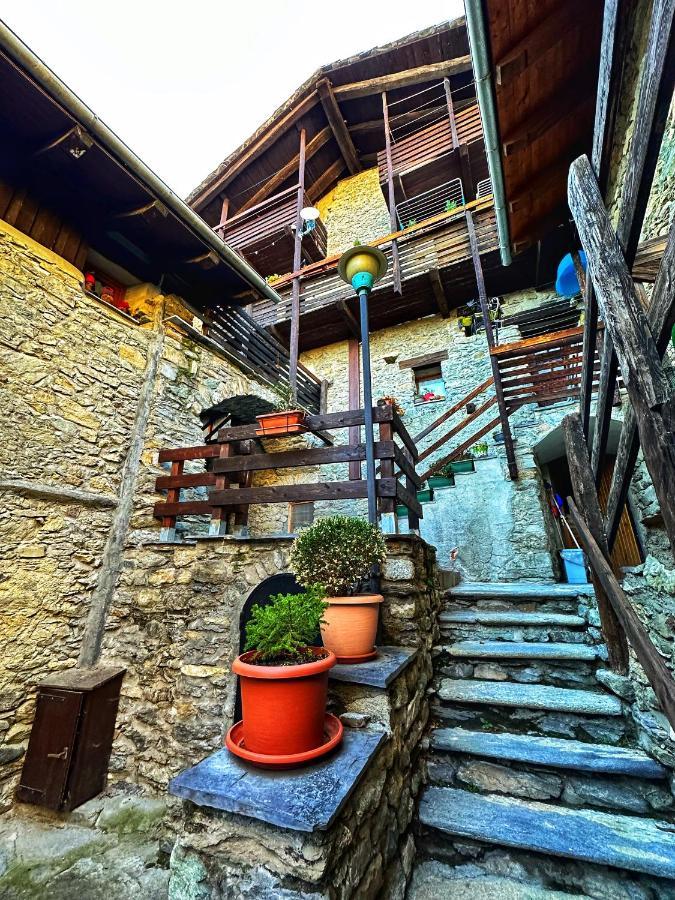 Meizon - La Montagna, Pila, Crevacol, Aosta E Valpelline Gignod Buitenkant foto